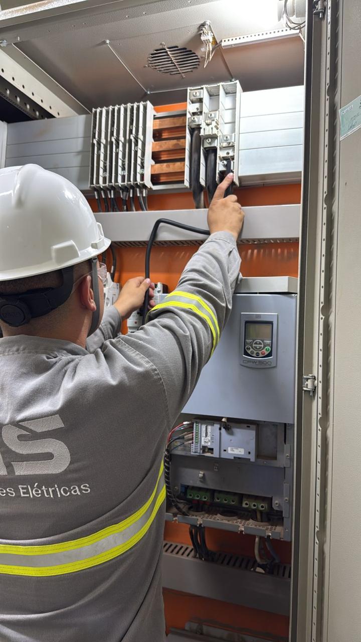Serviço elétrico executado pela MS Soluções Elétricas
